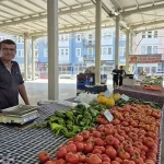 Fethiye'de bayramın ikinci günü yerel üreticiler pazarda