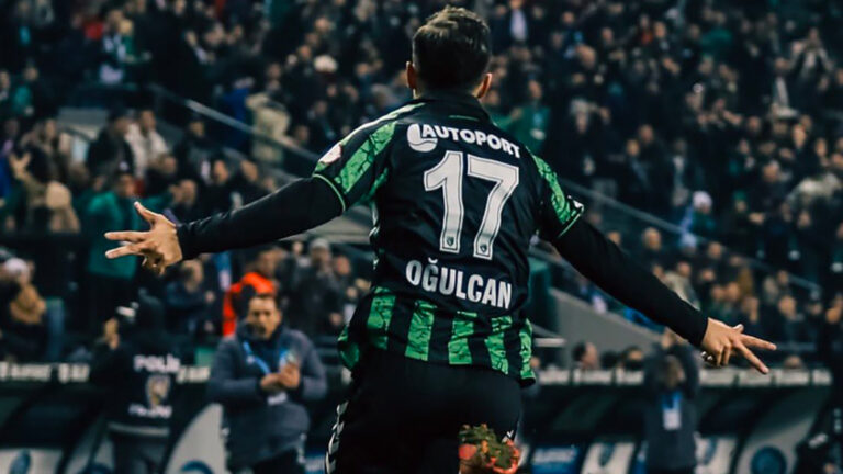 kocaelispor-zirve-yuruyusunu-surdurdu-4eah.jpg